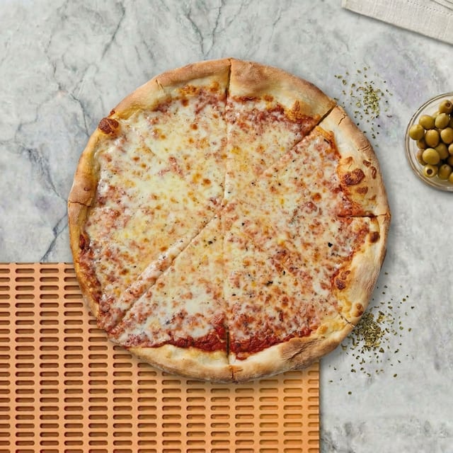 Napolitan Pizza- Cheese Only.
